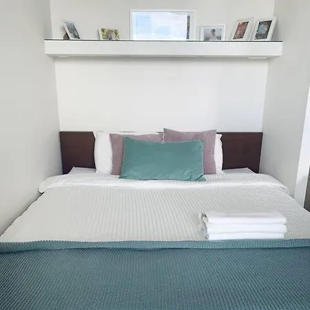 Luxurious In ワルシャワ